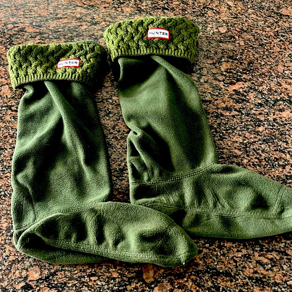 Hunter cable knit cuff boot socks. Green Fleece leg. M/ L kids (fits Med women).